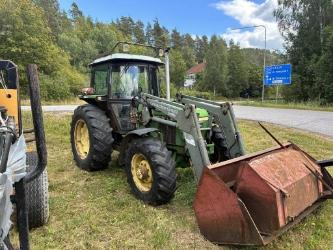 John Deere 2140