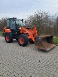 Kubota R 090