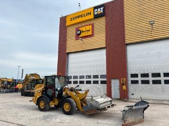 CAT 906M