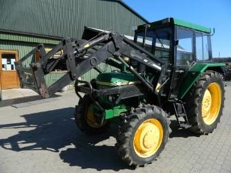 John Deere 2130