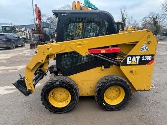 CAT 236 D