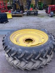 BKT 230/95R36