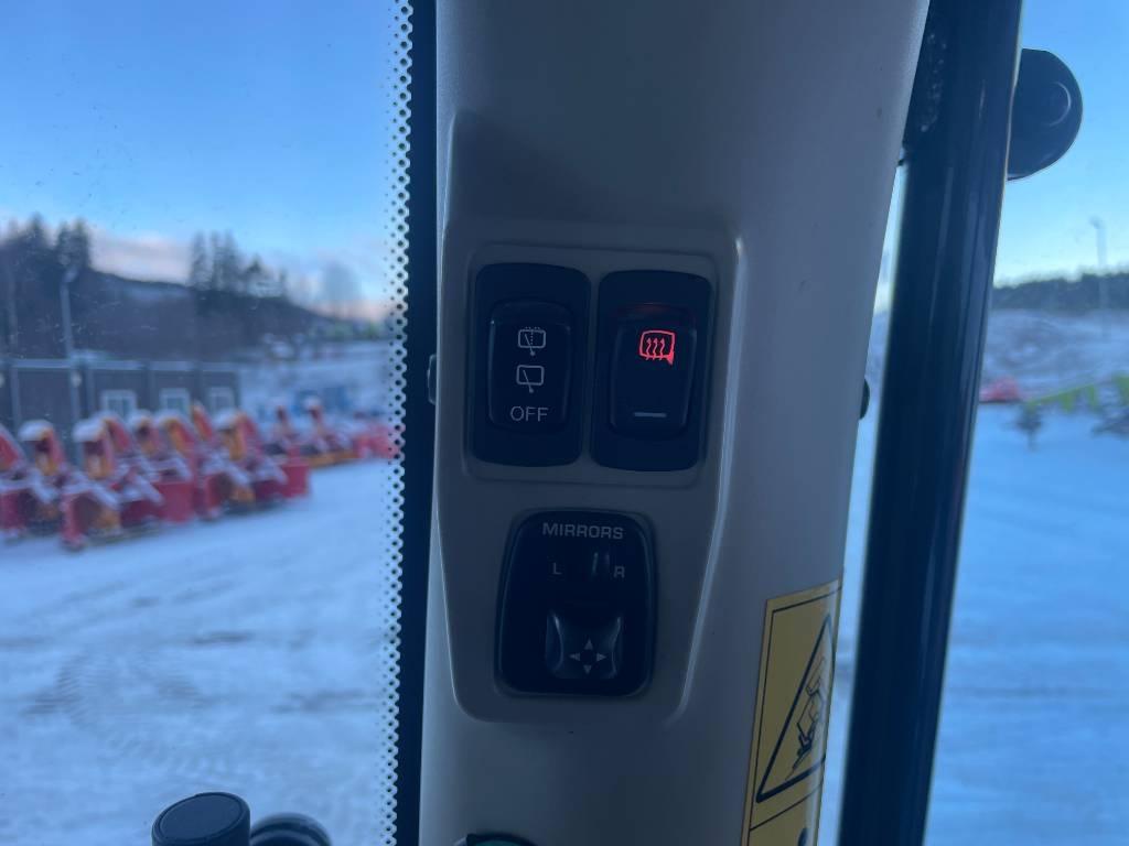 Massey Ferguson 7718 Tractors