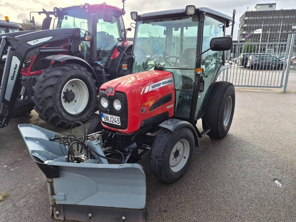 Massey Ferguson 1540 Kompakttraktorer