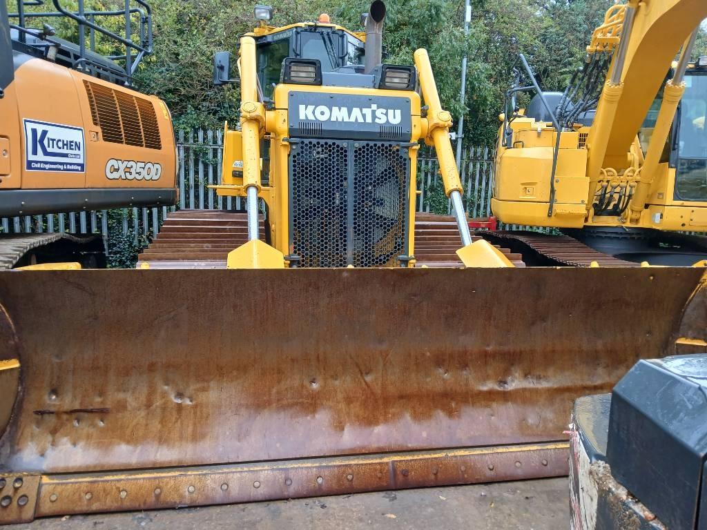 Komatsu D 65 PX-18 Crawler dozers
