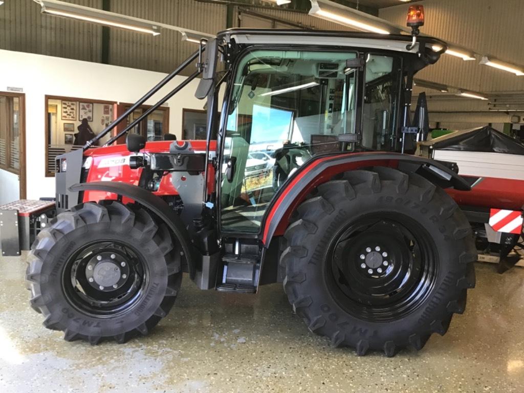 Massey Ferguson 4708 Tractors