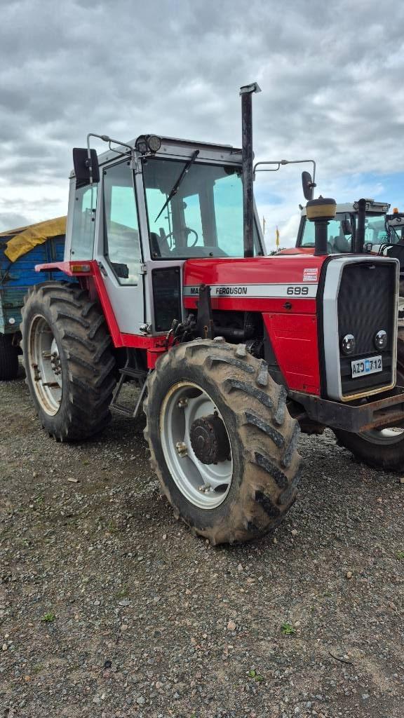 Massey Ferguson 699 Traktorer
