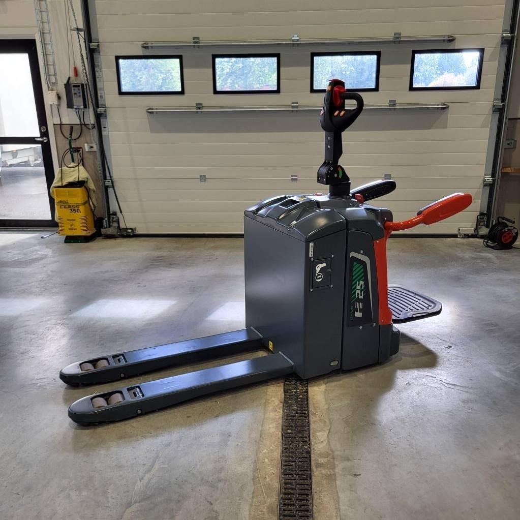 Heli CBD25 2500 kg Litium HYR/KÖP Low lifter with platform