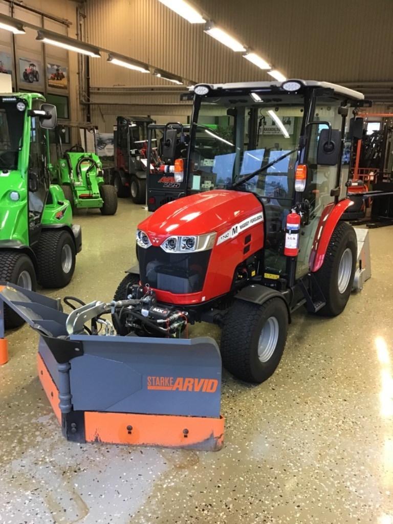 Massey Ferguson 1740 M HC DEMO Tractors