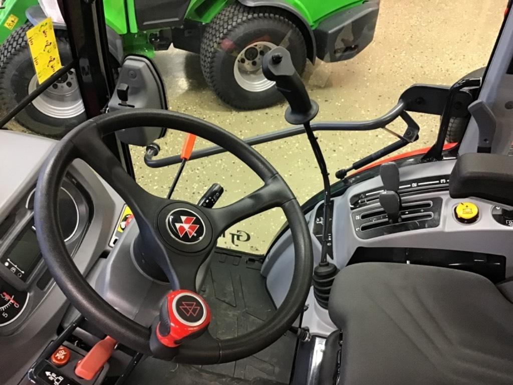 Massey Ferguson 1740 M HC DEMO Tractors