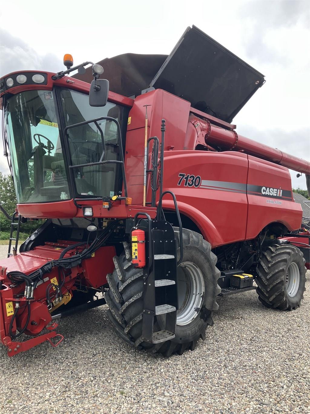 CASE Axial Flow 7130 Mietitrebbiatrici