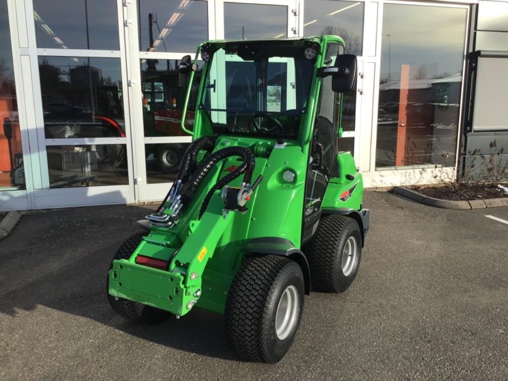 Avant 528 Skid steer loaders