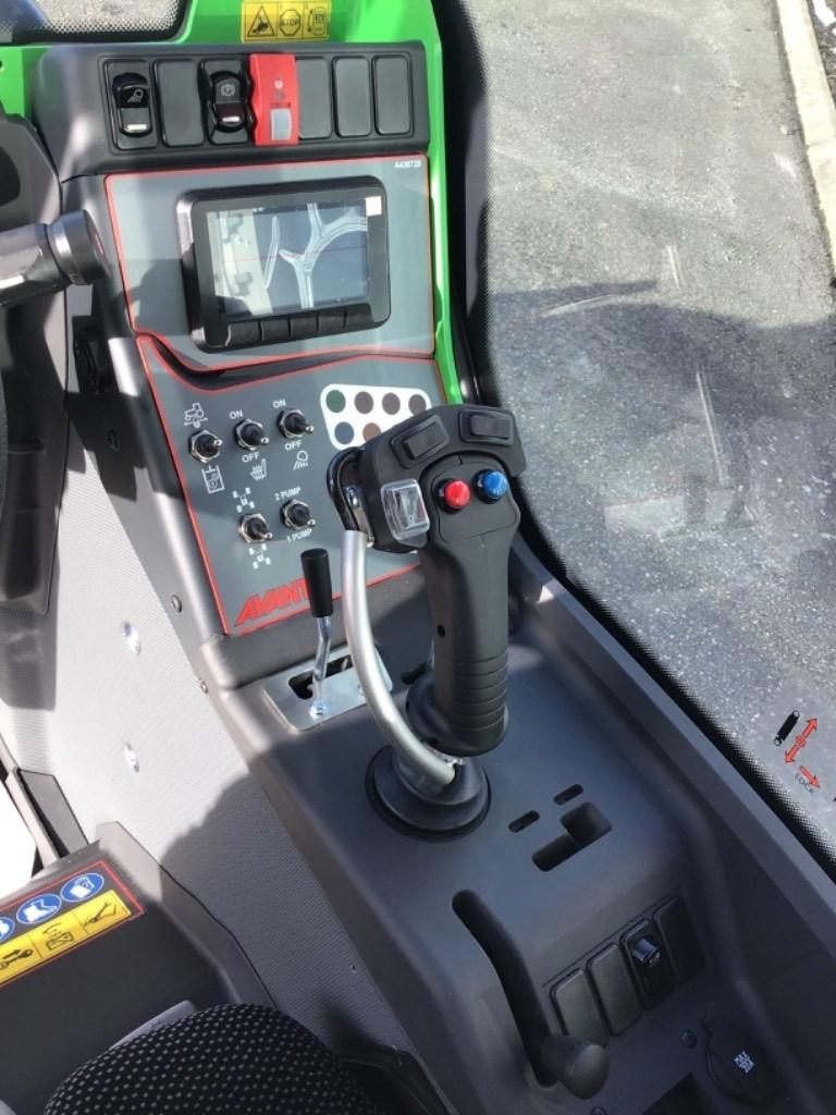 Avant 528 Skid steer loaders