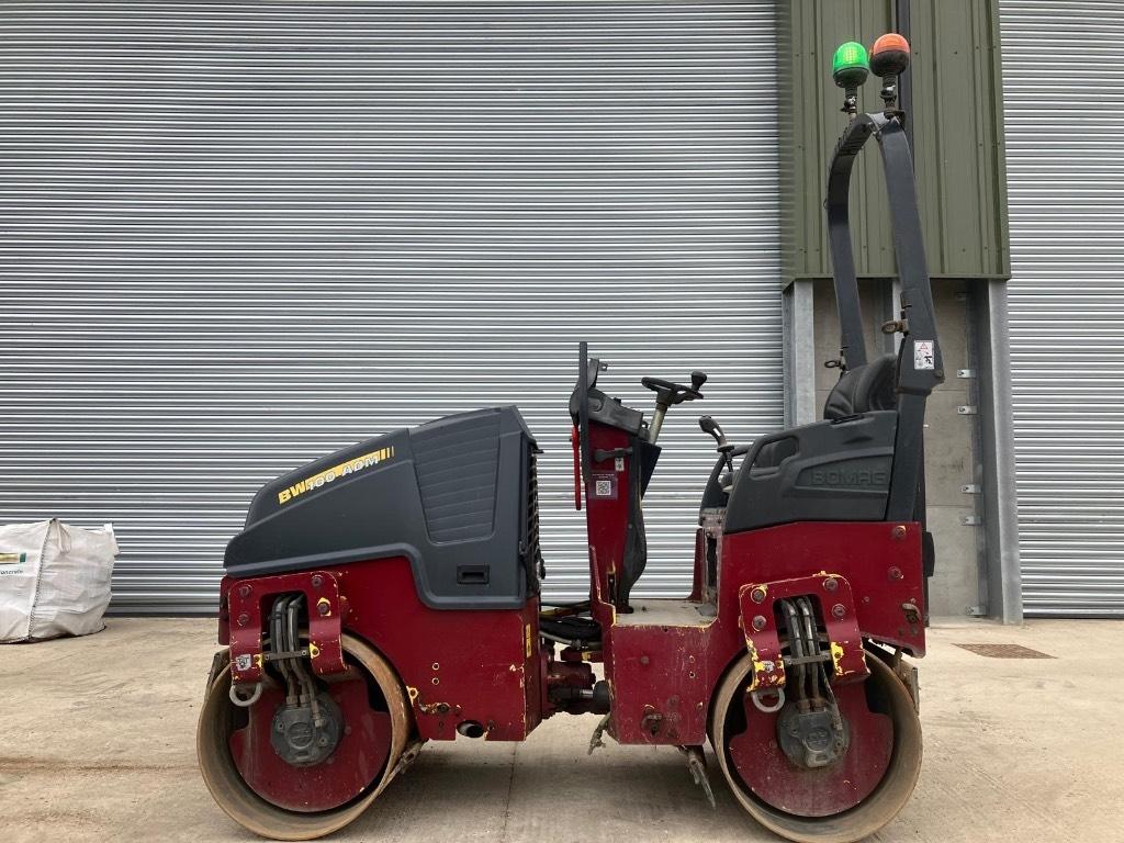 Bomag BW 100 AD M-5 Twin drum rollers