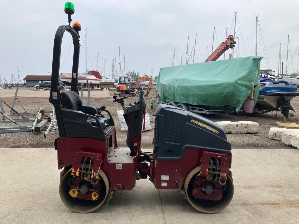 Bomag BW 100 AD M-5 Twin drum rollers