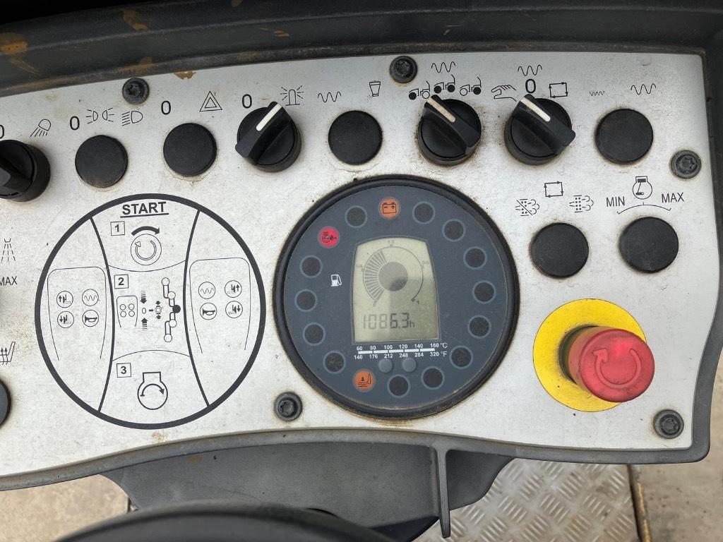 Bomag BW 100 AD M-5 Twin drum rollers