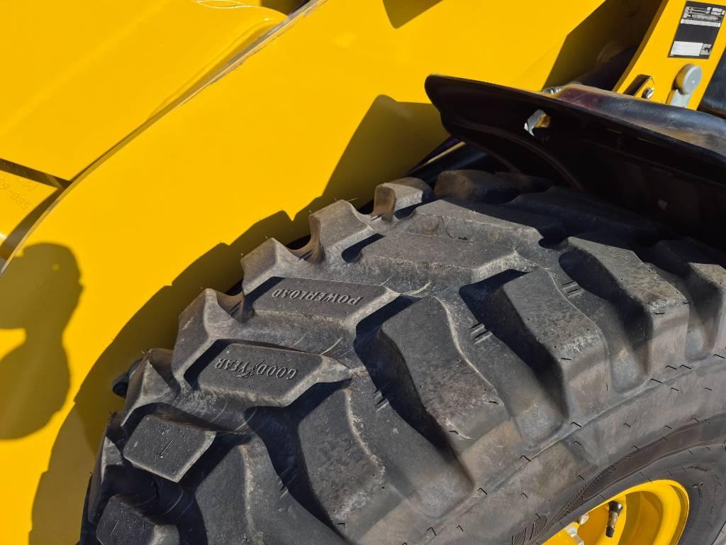 CAT 906 Chargeuse sur pneus