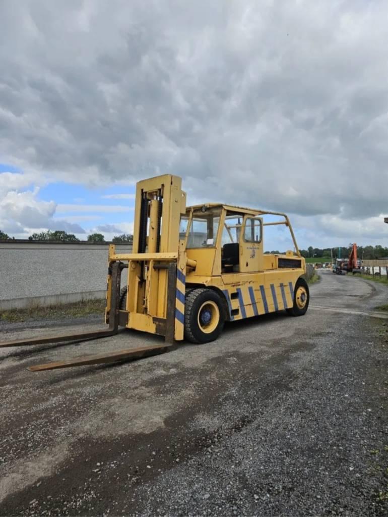  Henley 12t Diesel forklifts