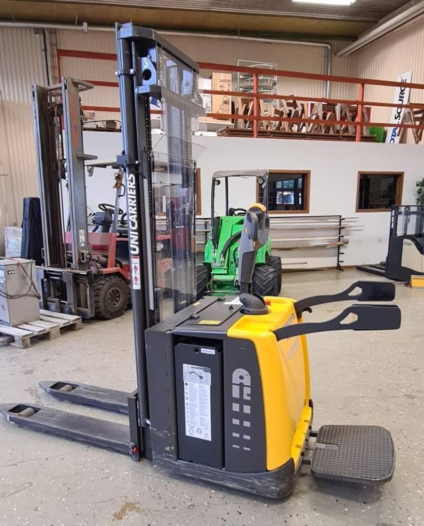 Atlet PSP125 Dubbelstaplare 1,25-2 ton HYR-KÖP Pedestrian stacker