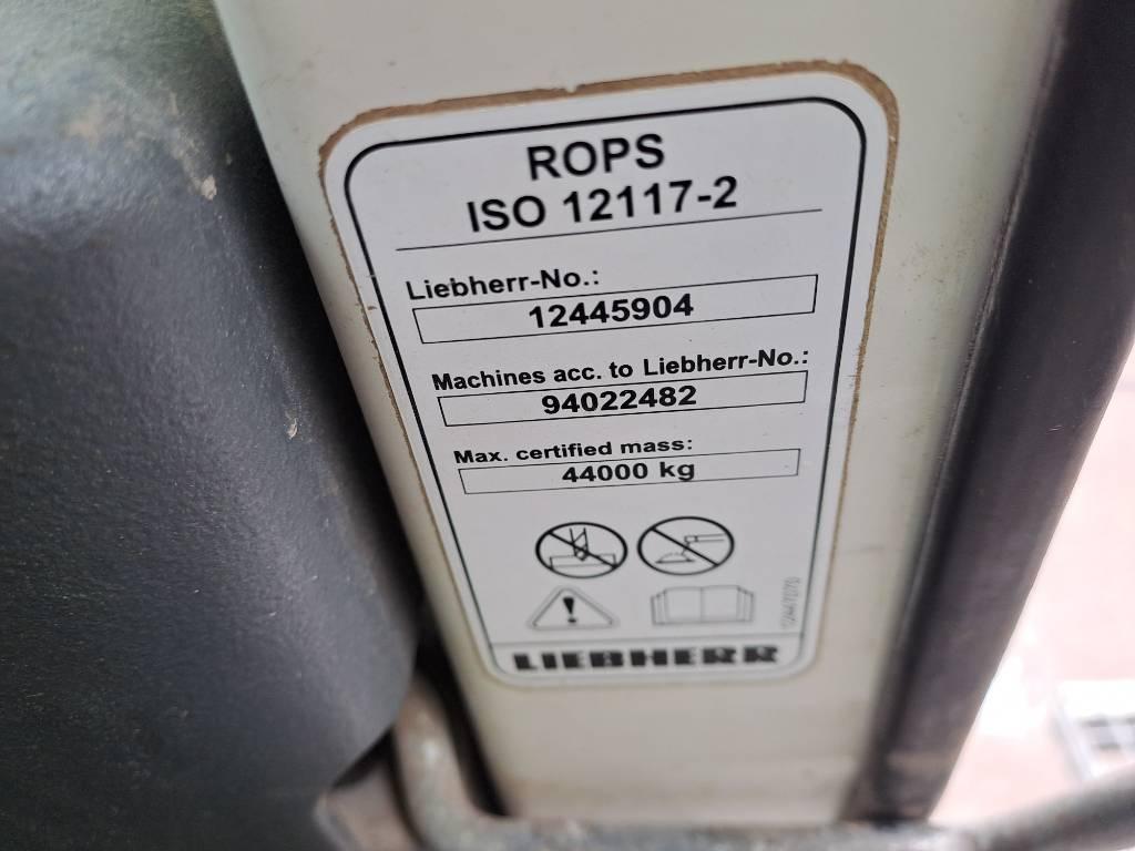 Liebherr R946LC Pelle sur chenilles
