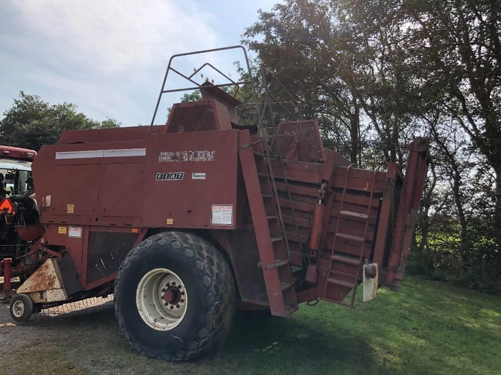 Hesston 4800 Presse quadre