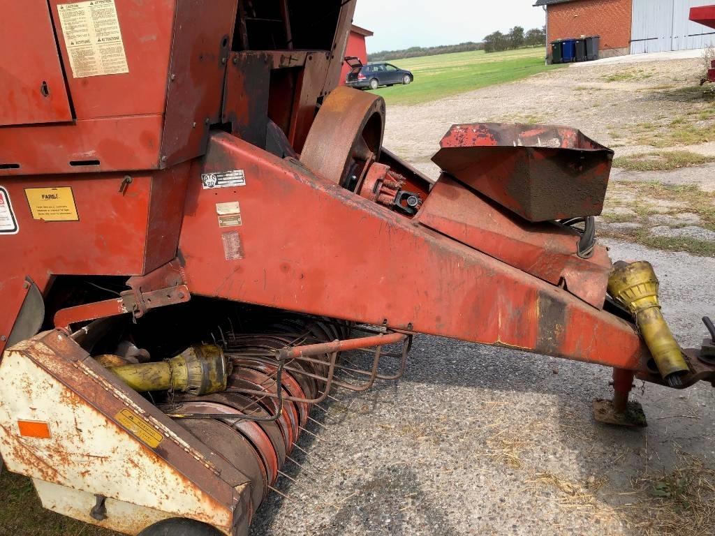 Hesston 4800 Presse quadre
