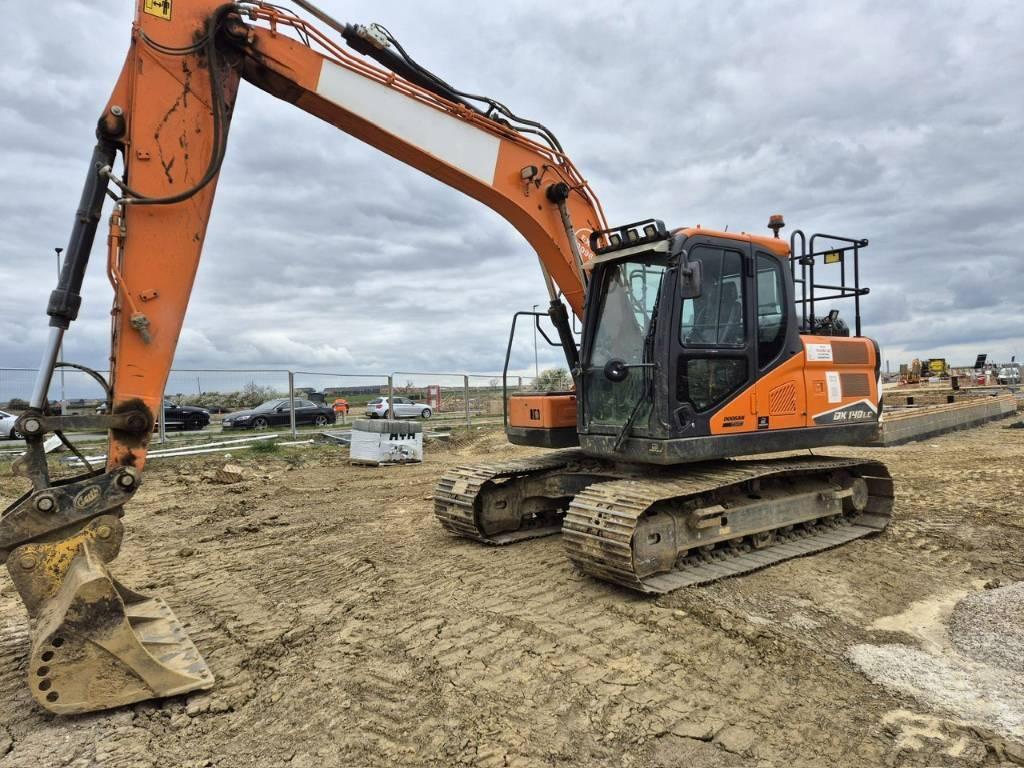 Doosan DX 140 LC Crawler excavators