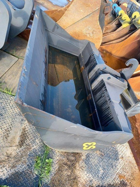 Eurosteel Inclining bucket Buckets