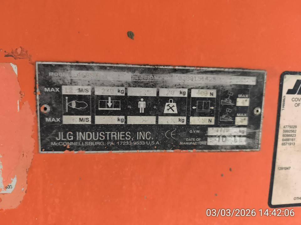 JLG 460 SJ Teleskopické plošiny