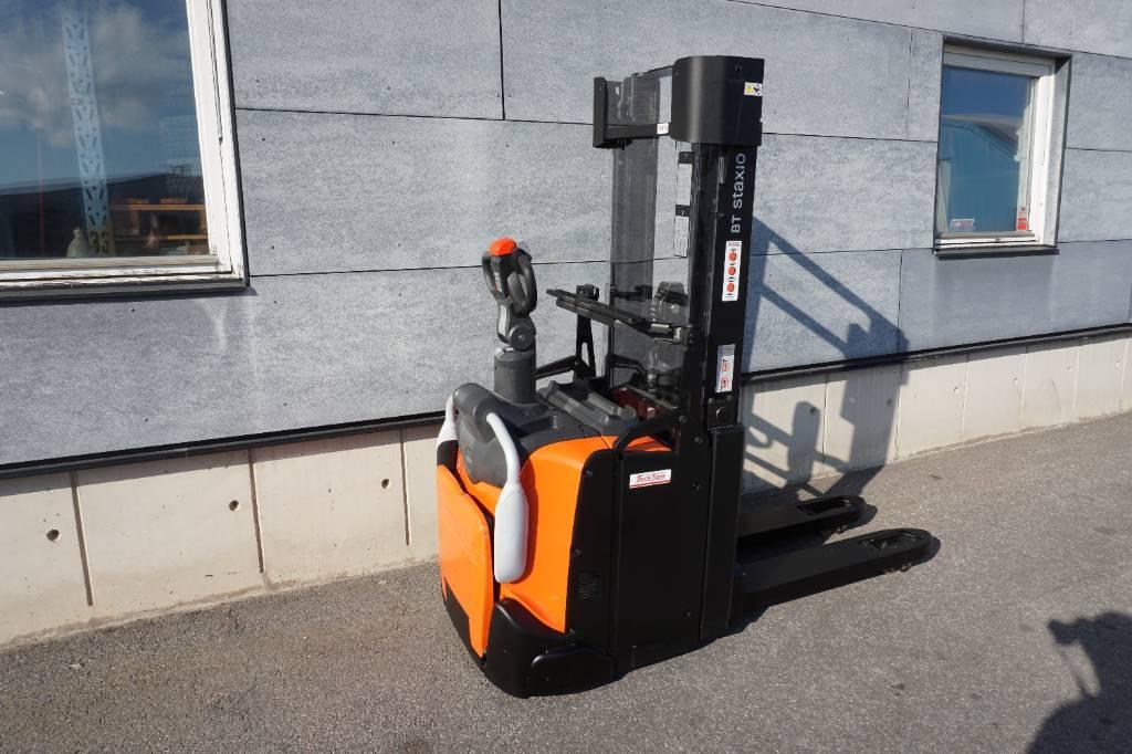 Toyota SPE200L Gaffelstabler med gående fører
