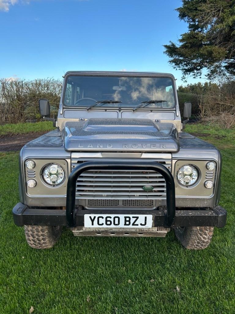 Land Rover Defender 110 Pickup Cars