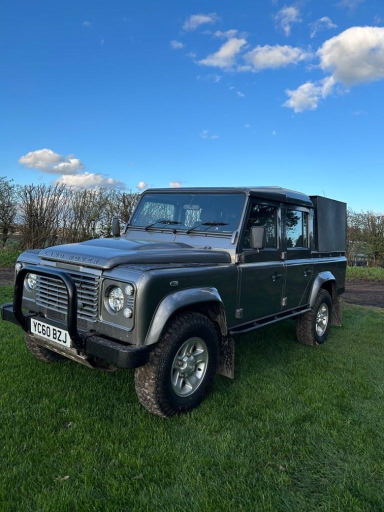 Land Rover Defender 110 Pickup Cars
