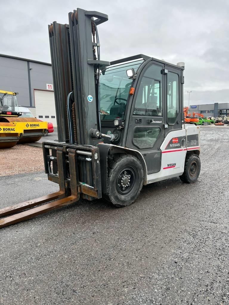 Nissan WG1F4A50Y Dieseltrukit