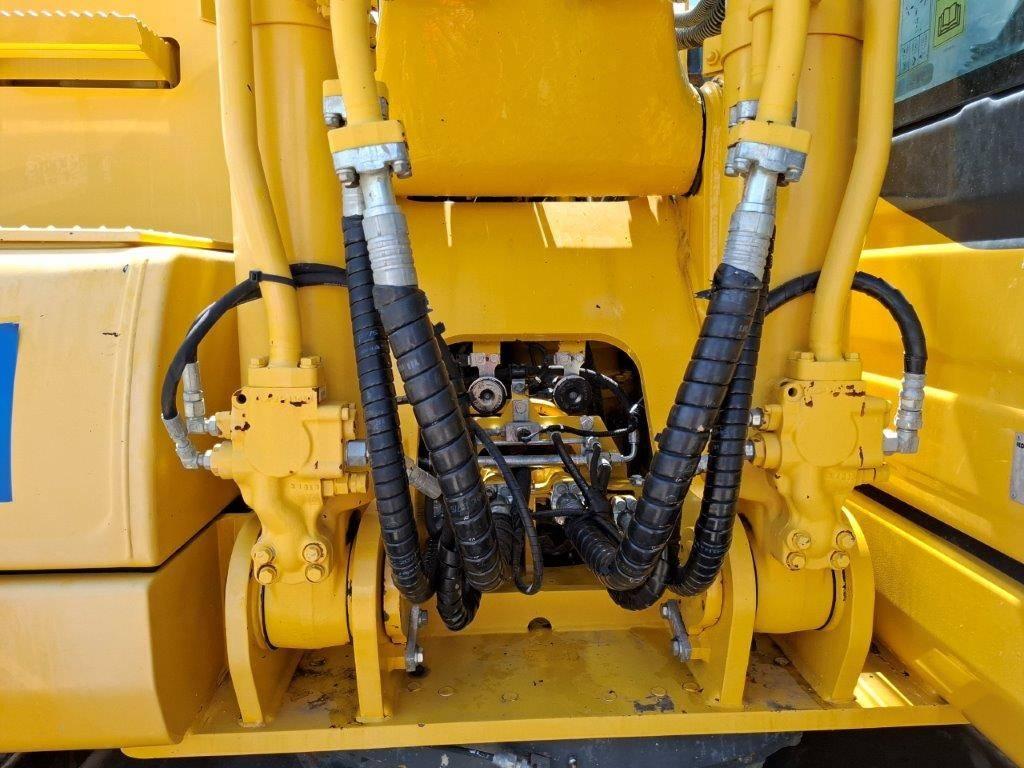 Komatsu PC240LC-10 Crawler excavators