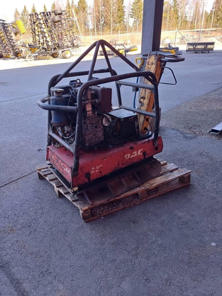 Dynapac 700 Täry-Diesel Compactadores de suelo