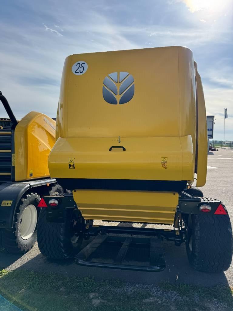 New Holland Roll-Belt 180 Cropcutter Plus Rundbalspressar
