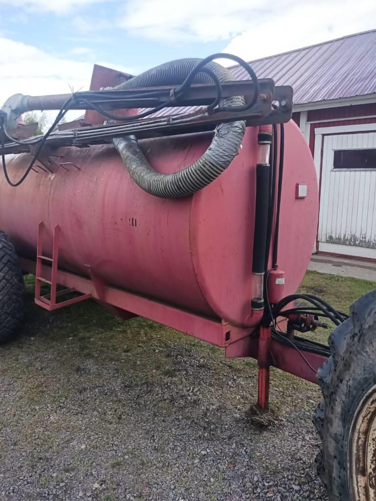 Matti 8000 Spandiliquami