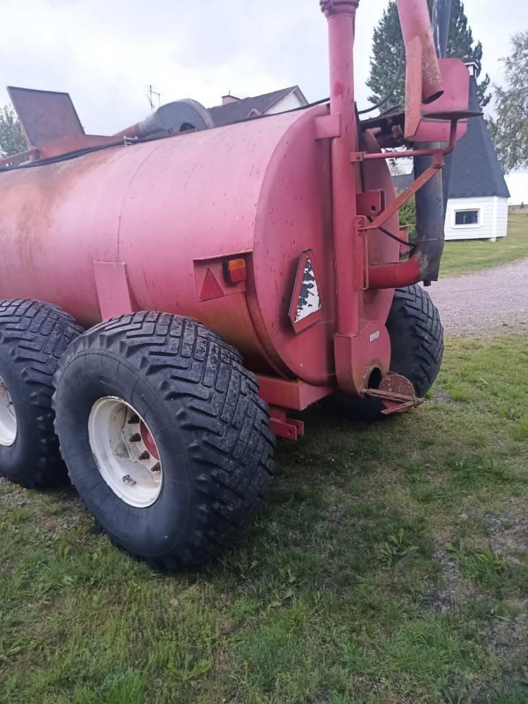 Matti 8000 Spandiliquami