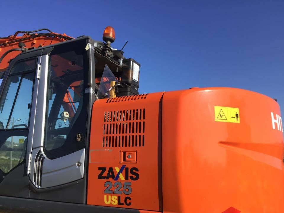 Hitachi ZX 225 US LC-3 Excavadoras de cadenas