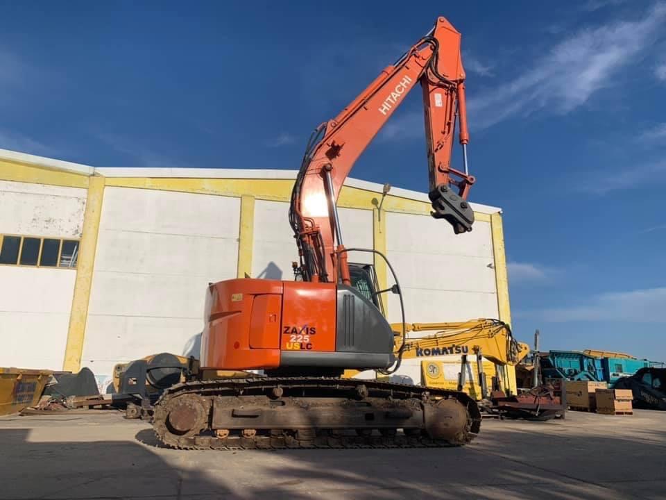 Hitachi ZX 225 US LC-3 Excavadoras de cadenas