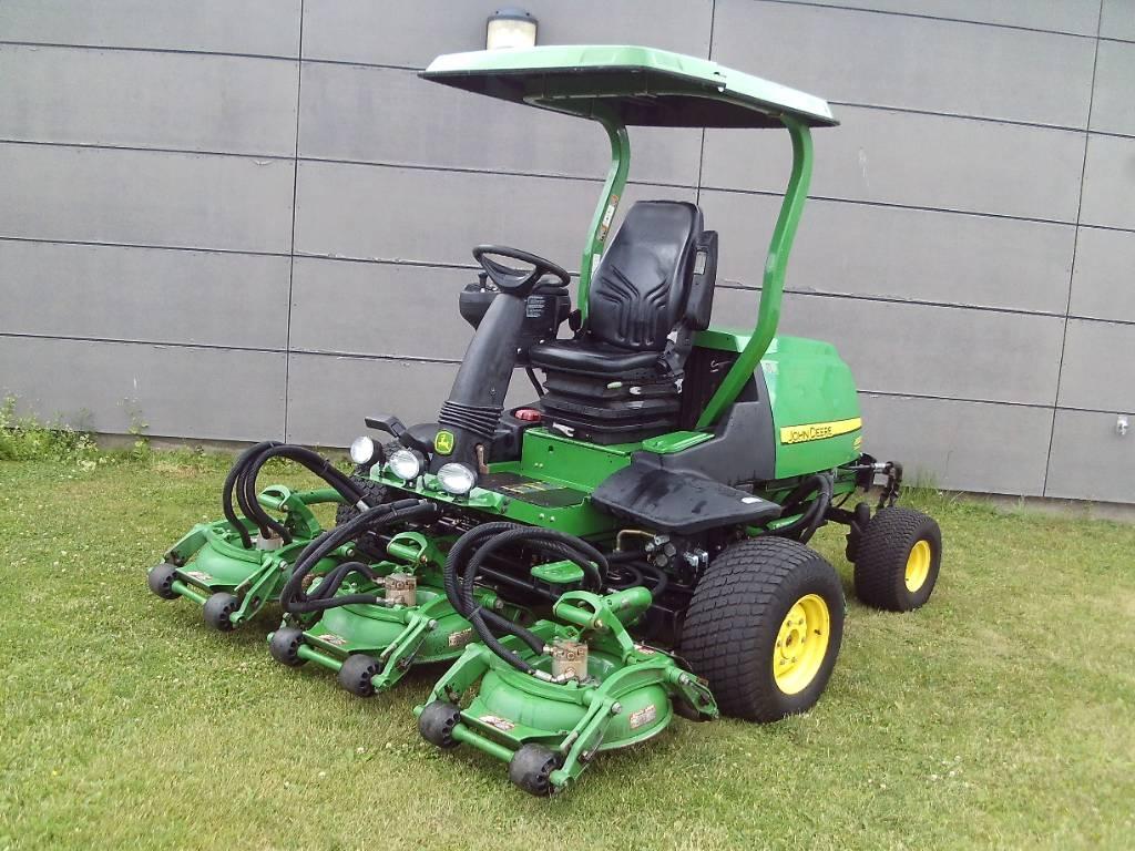 John Deere 8800 Åkgräsklippare