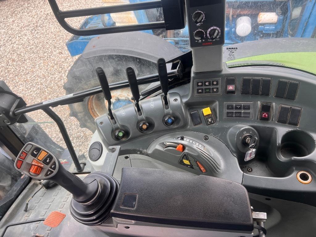 CLAAS Arion 420 CIS Tractors