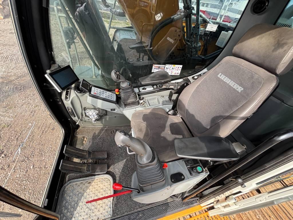 Liebherr R 924 Bandgrävare