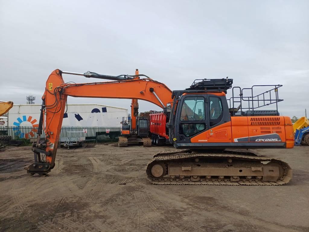 Doosan DX 225 LC Crawler excavators