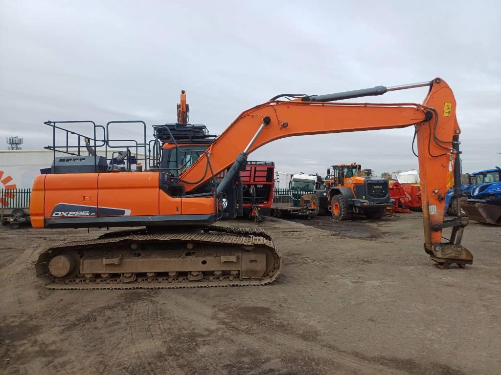 Doosan DX 225 LC Crawler excavators