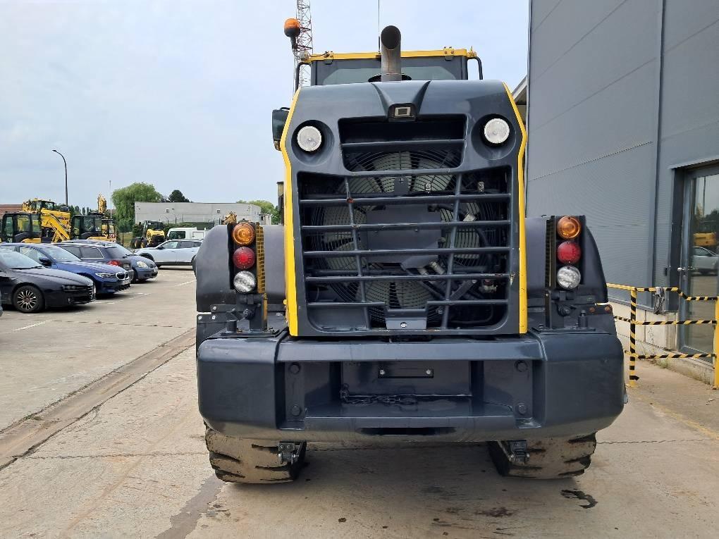 Komatsu WA270-8 Chargeuse sur pneus