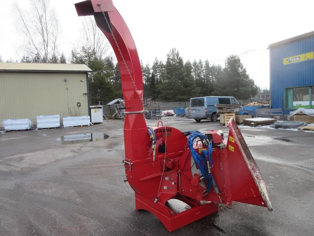 Farmi Forest Ch 260    Hytr syöttö Holzhäcksler