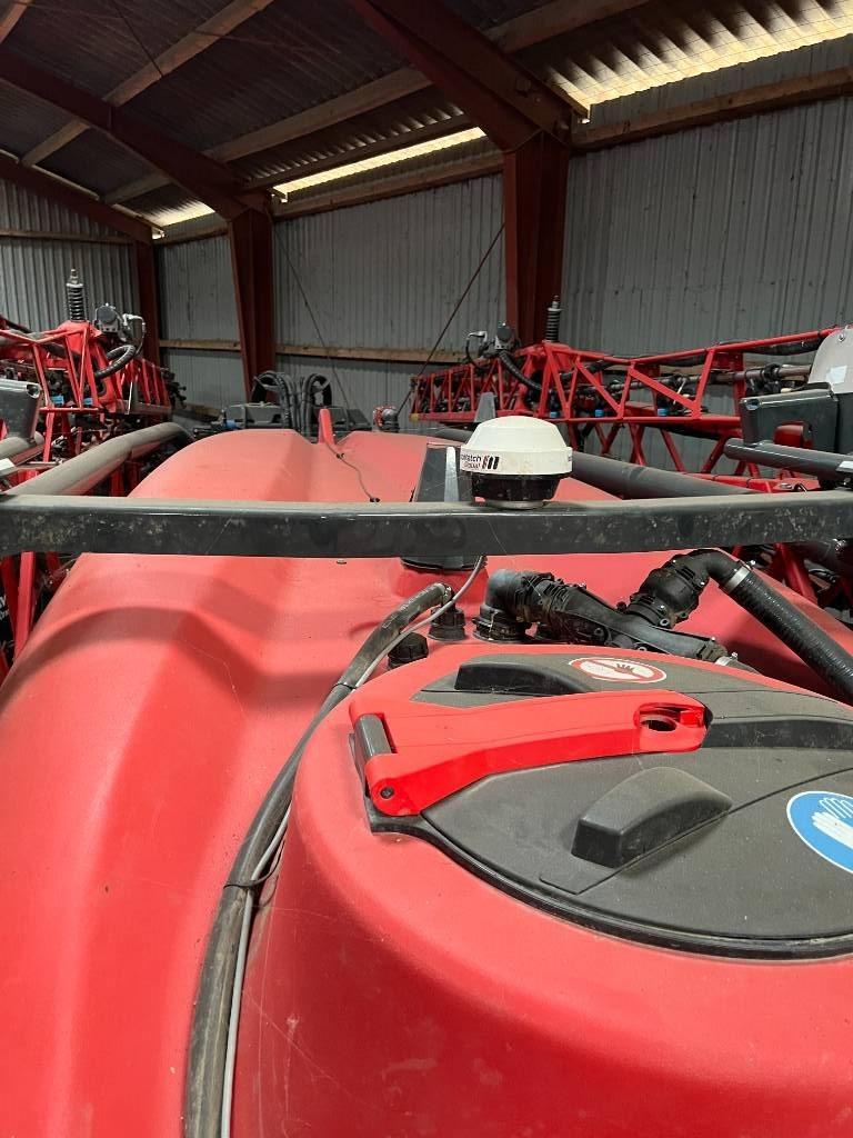 Kverneland iXtrack T6 Trailed sprayers