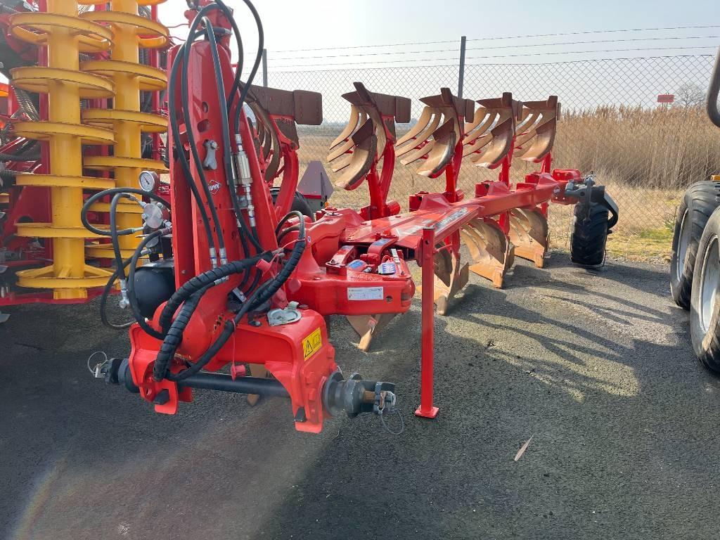 Kuhn 123 Reversible ploughs