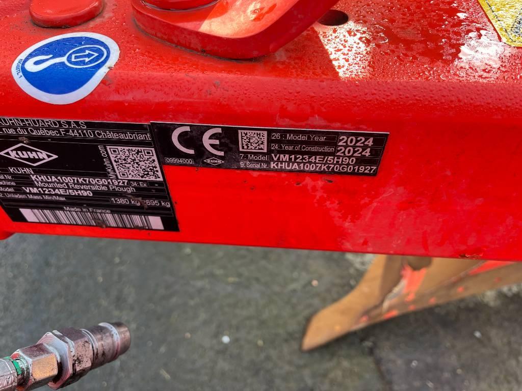 Kuhn 123 Reversible ploughs
